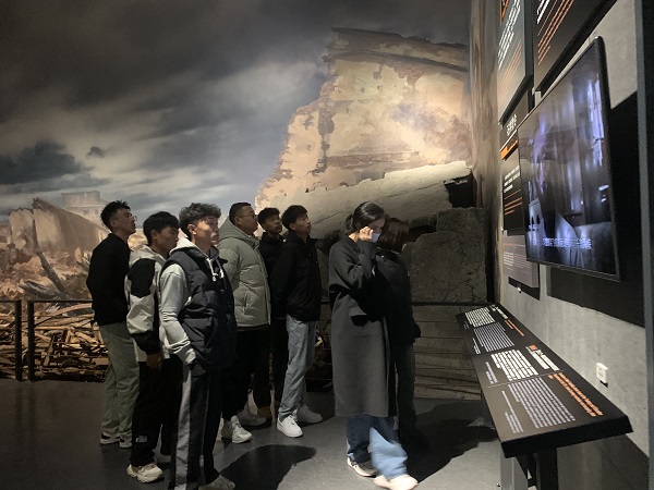 我校开展“石榴籽红 同心筑梦”民族团结系列活动