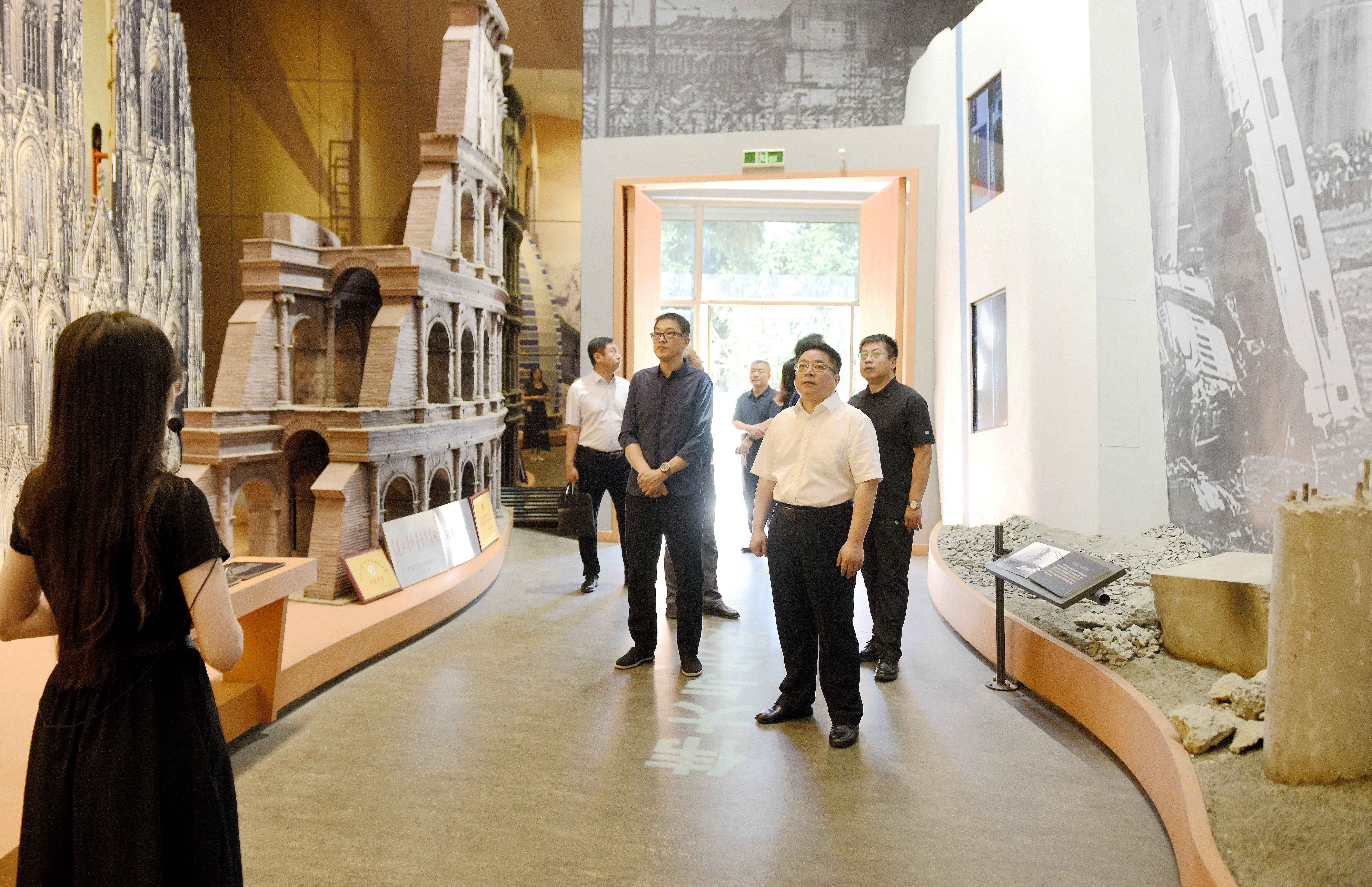 哈尔滨工程大学副校长严汝建率队来我校调研交流