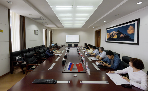 俄罗斯符拉迪沃斯托克国立大学代表团访问我校并签订交流与合作意向议定书