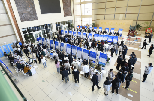 浙江湖州大学生招引直通车线下专场招聘会在我校举行
