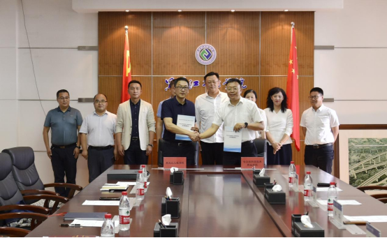 学校与哈尔滨科学技术职业学院举行“高本贯通”应用型人才培养合作框架协议签约仪式