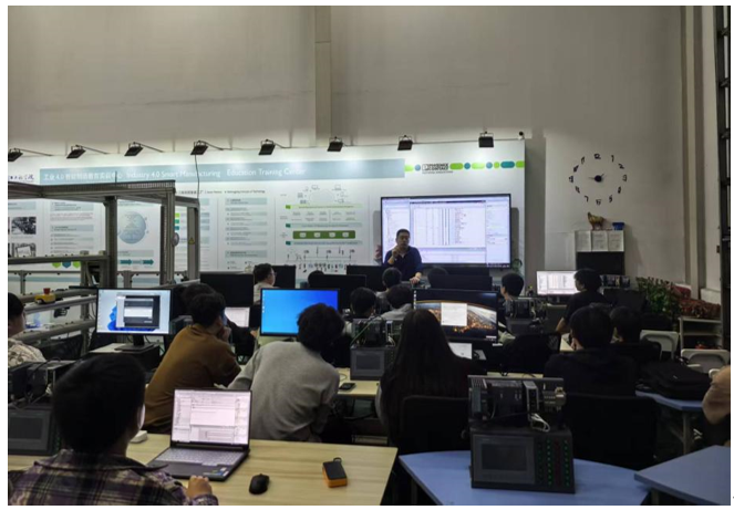 202509261424289003.png 202509261424289003.png